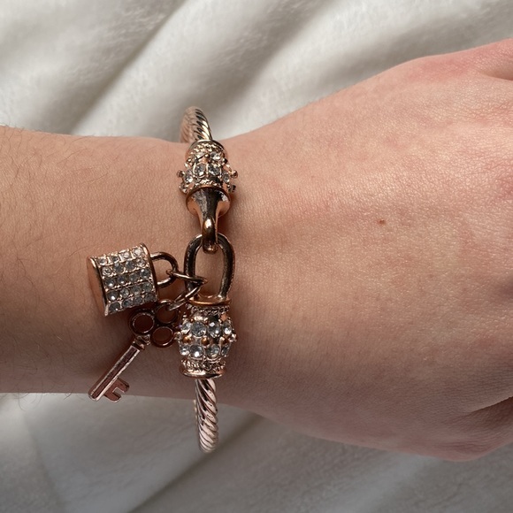 lock and key bracelet - Picture 3 of 3